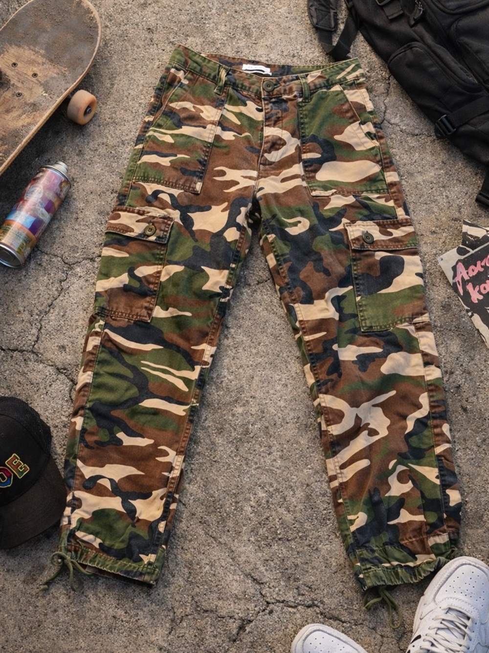 Urban Outfitters Camo Cargo Pants Y2K Streetwear Drawstring Hem Utility Size 4